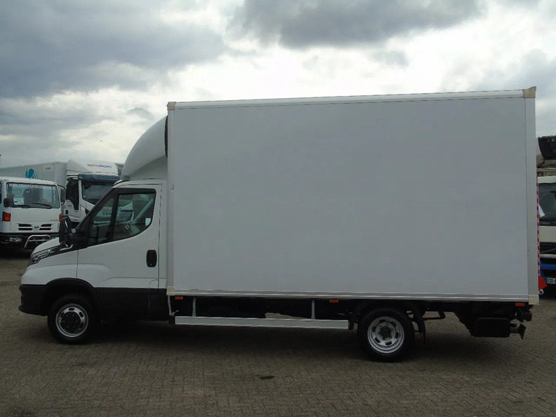 Iveco Daily 40 C18 + LIFT - 박스 밴 : 사진 3 Iveco Daily 40 C18 + LIFT - 박스 밴 : 사진 3