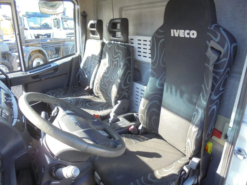 Iveco EuroCargo 120E25 + Euro 5 + Palfiinger Lift + Manual - 박스 트럭 : 사진 4 Iveco EuroCargo 120E25 + Euro 5 + Palfiinger Lift + Manual - 박스 트럭 : 사진 4