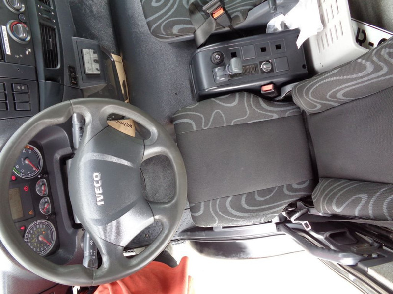 Iveco EuroCargo 80E18 + PTO + Euro 5 + blad-blad - 캡 새시 트럭 : 사진 5 Iveco EuroCargo 80E18 + PTO + Euro 5 + blad-blad - 캡 새시 트럭 : 사진 5