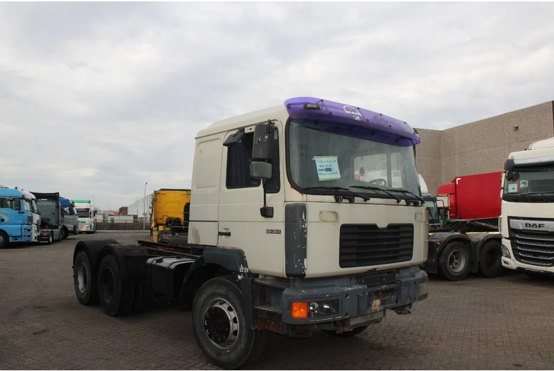트랙터 유닛 MAN F 26.364 + 6X4 + BIG AXLE + EURO 2 + MANUAL : 사진 9