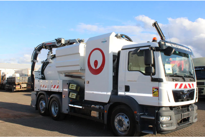 MAN TGM 26.340 + RIVARD 11.8M3 + PUMP + EURO 6 - 진공 흡입 트럭 : 사진 2 MAN TGM 26.340 + RIVARD 11.8M3 + PUMP + EURO 6 - 진공 흡입 트럭 : 사진 2