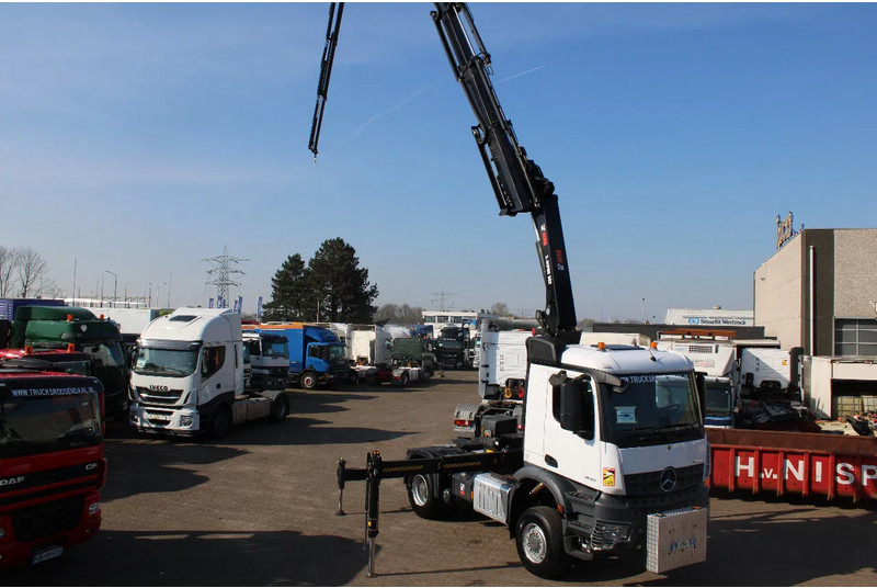 Mercedes-Benz Arocs 2051 + 4X4 + HIAB 302 E6 / JIB 70 X 4 + 10 EXTENTSIONS / NEW!! - 트랙터 유닛 : 사진 3 Mercedes-Benz Arocs 2051 + 4X4 + HIAB 302 E6 / JIB 70 X 4 + 10 EXTENTSIONS / NEW!! - 트랙터 유닛 : 사진 3