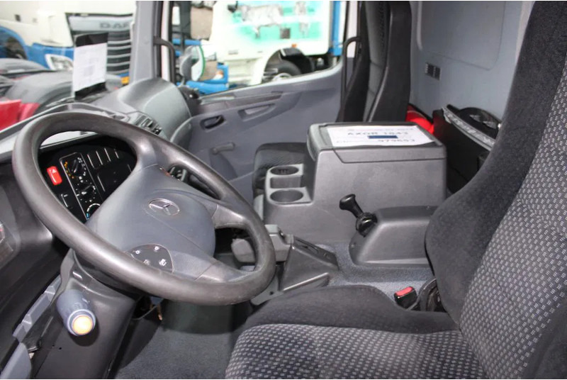 Mercedes-Benz Atego 1018 + LIFT - 박스 트럭 : 사진 3 Mercedes-Benz Atego 1018 + LIFT - 박스 트럭 : 사진 3