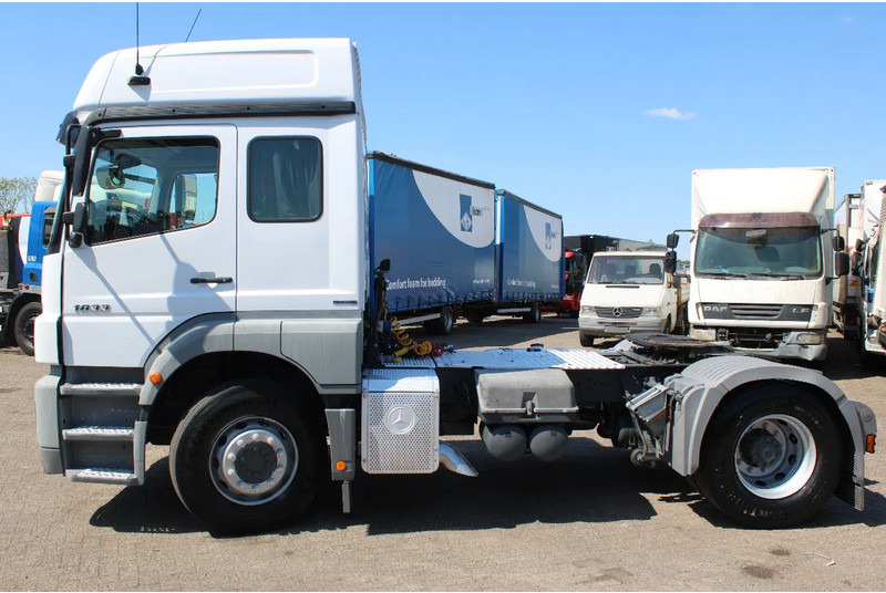 Mercedes-Benz Axor 1833 + manual + RETARDER! 122.939 km orginal! perfect condition + EURO 5 - 트랙터 유닛 : 사진 3 Mercedes-Benz Axor 1833 + manual + RETARDER! 122.939 km orginal! perfect condition + EURO 5 - 트랙터 유닛 : 사진 3