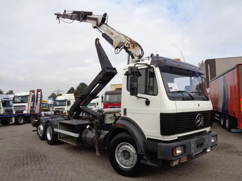 Mercedes-Benz SK 2433 SK 2433 + Semi-Auto + PTO + PM Serie 14 Crane + 3 pedals - 크레인 트럭 : 사진 3 Mercedes-Benz SK 2433 SK 2433 + Semi-Auto + PTO + PM Serie 14 Crane + 3 pedals - 크레인 트럭 : 사진 3