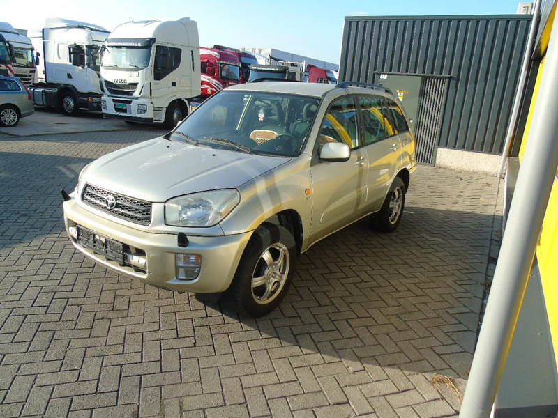 Toyota RAV4 + 4X4 + AUTOMAT + PETROL - SUV : 사진 2 Toyota RAV4 + 4X4 + AUTOMAT + PETROL - SUV : 사진 2