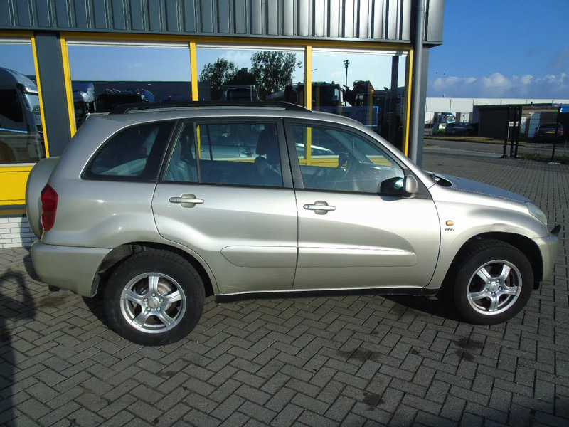 Toyota RAV4 + 4X4 + AUTOMAT + PETROL - SUV : 사진 3 Toyota RAV4 + 4X4 + AUTOMAT + PETROL - SUV : 사진 3