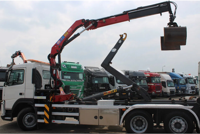 Volvo FM 330 + HMF 1035 + HOOKSYTEM HYVA + EURO 5 + 6X2 - 크레인 트럭 : 사진 4 Volvo FM 330 + HMF 1035 + HOOKSYTEM HYVA + EURO 5 + 6X2 - 크레인 트럭 : 사진 4