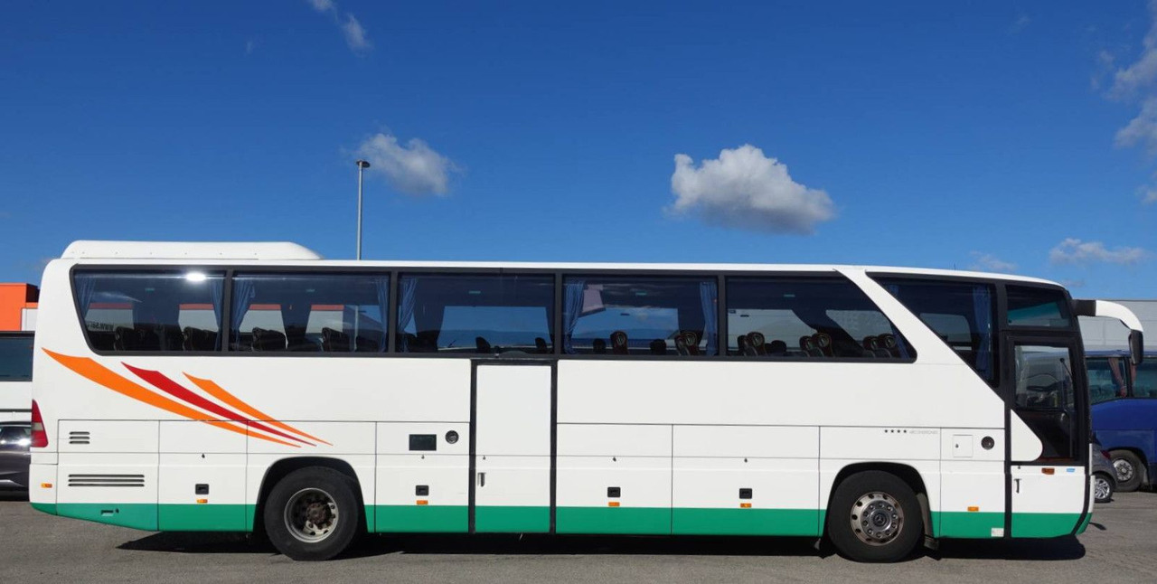 Mercedes-Benz 350 Tourismo 15-RHD *V6*404*Travego*51-Sitze* - 대형 버스 : 사진 3 Mercedes-Benz 350 Tourismo 15-RHD *V6*404*Travego*51-Sitze* - 대형 버스 : 사진 3