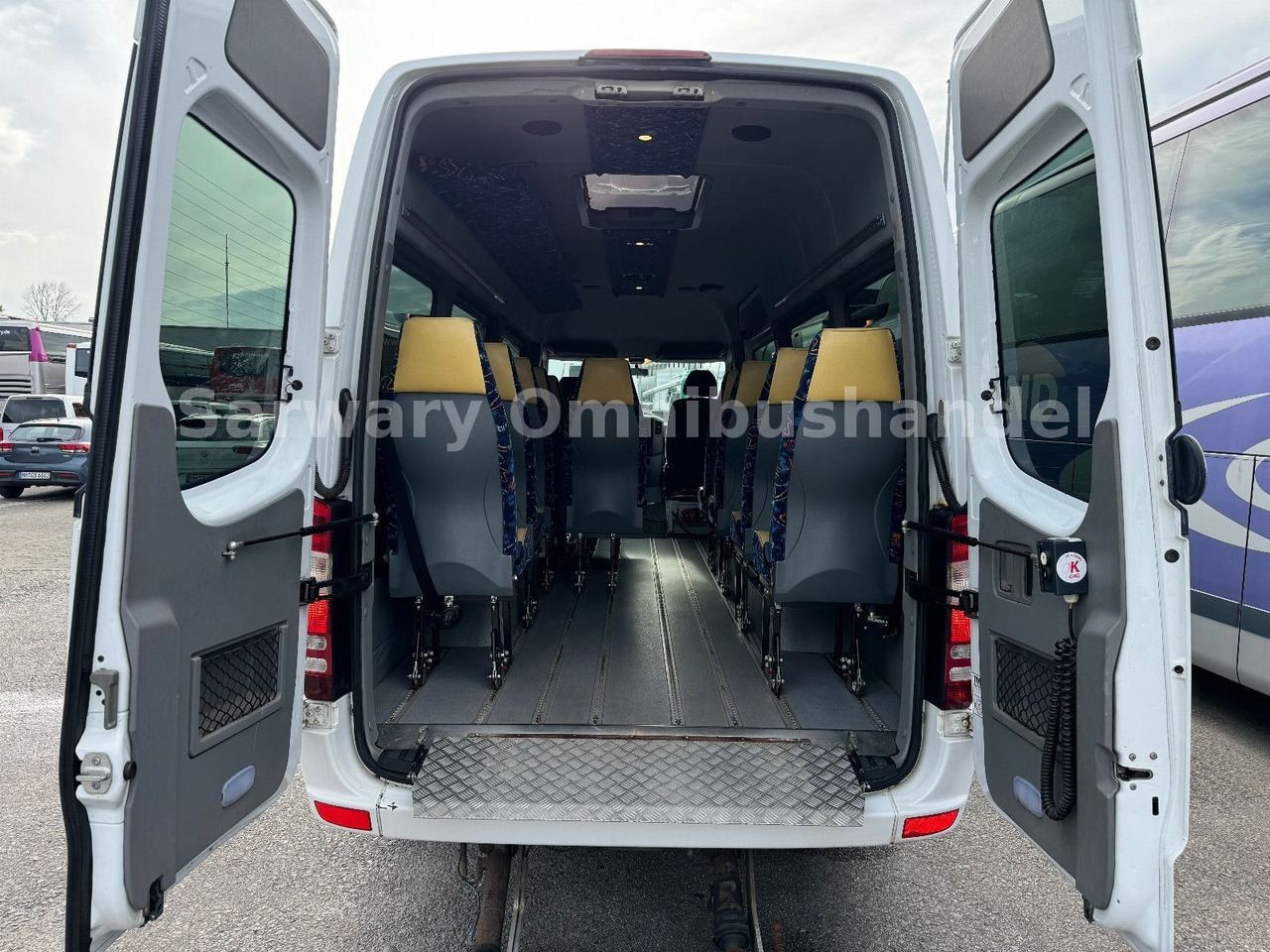 소형 버스, 승합차 Mercedes-Benz 516 CDI Sprinter*Euro 5* Klima*17 Sitze*Lift*519 : 사진 9 소형 버스, 승합차 Mercedes-Benz 516 CDI Sprinter*Euro 5* Klima*17 Sitze*Lift*519 : 사진 9