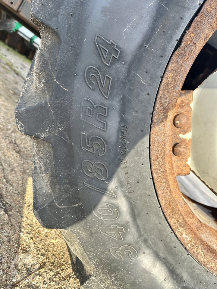 장궤형 트랙터 Massey Ferguson 4235 : 사진 6