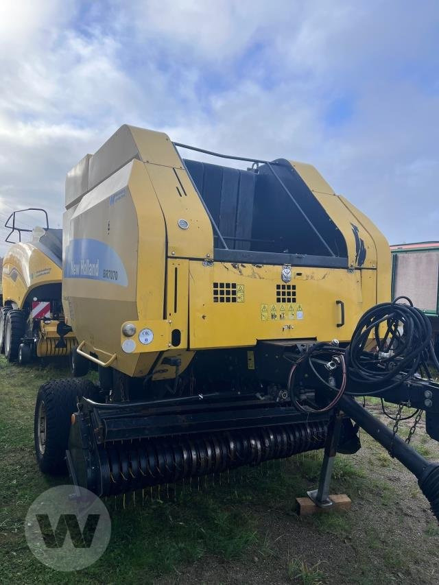 New Holland BR 7070 - 원형 베일러 : 사진 2 New Holland BR 7070 - 원형 베일러 : 사진 2