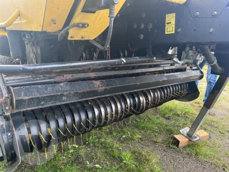 New Holland BR 7070 - 원형 베일러 : 사진 3 New Holland BR 7070 - 원형 베일러 : 사진 3