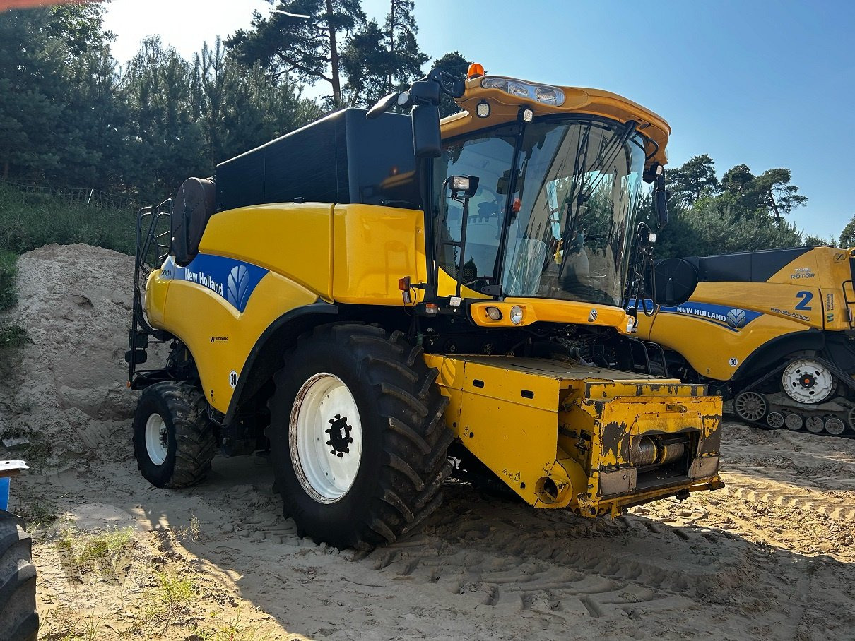 New Holland CR 9070 ELEV - 장궤형 트랙터 : 사진 1 New Holland CR 9070 ELEV - 장궤형 트랙터 : 사진 1
