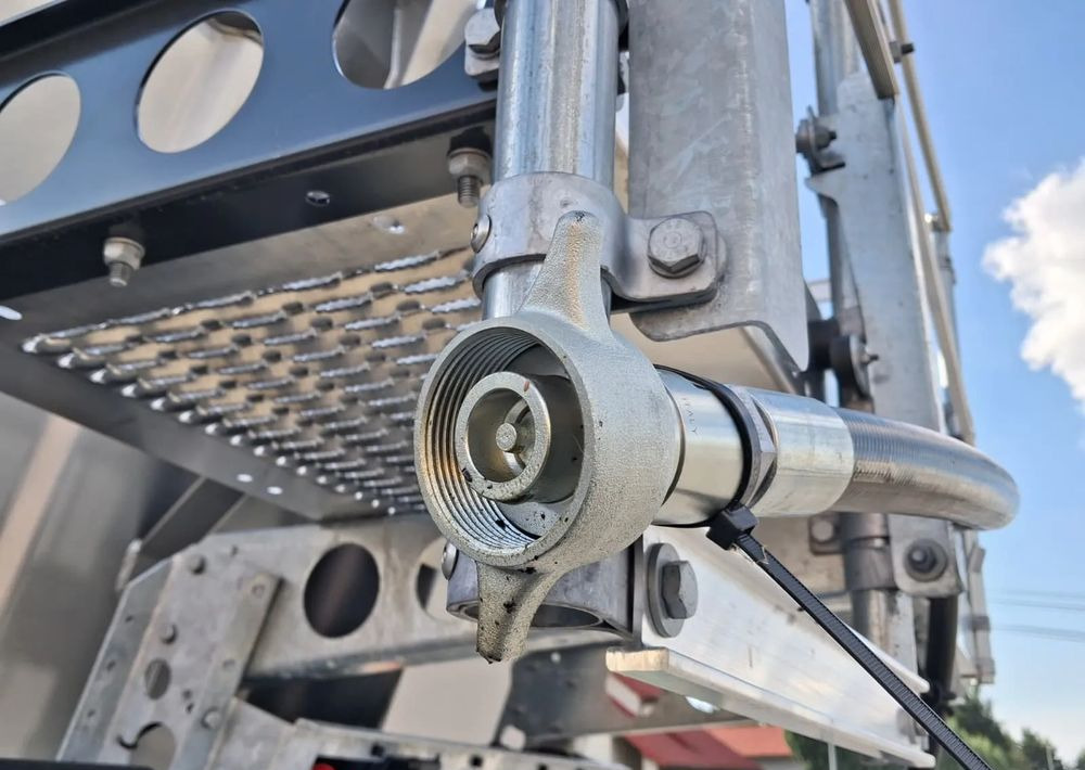 Schmitz Cargobull Wywrotka stalowa 25m3, Klapa zewnętrzna - 덤프 세미 트레일러 : 사진 4 Schmitz Cargobull Wywrotka stalowa 25m3, Klapa zewnętrzna - 덤프 세미 트레일러 : 사진 4