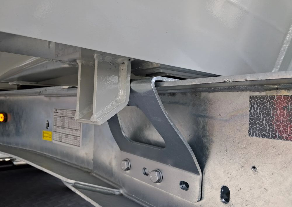 Zaslaw Aluminiowa skrzynia 28-33m3 - 덤프 세미 트레일러 : 사진 4 Zaslaw Aluminiowa skrzynia 28-33m3 - 덤프 세미 트레일러 : 사진 4