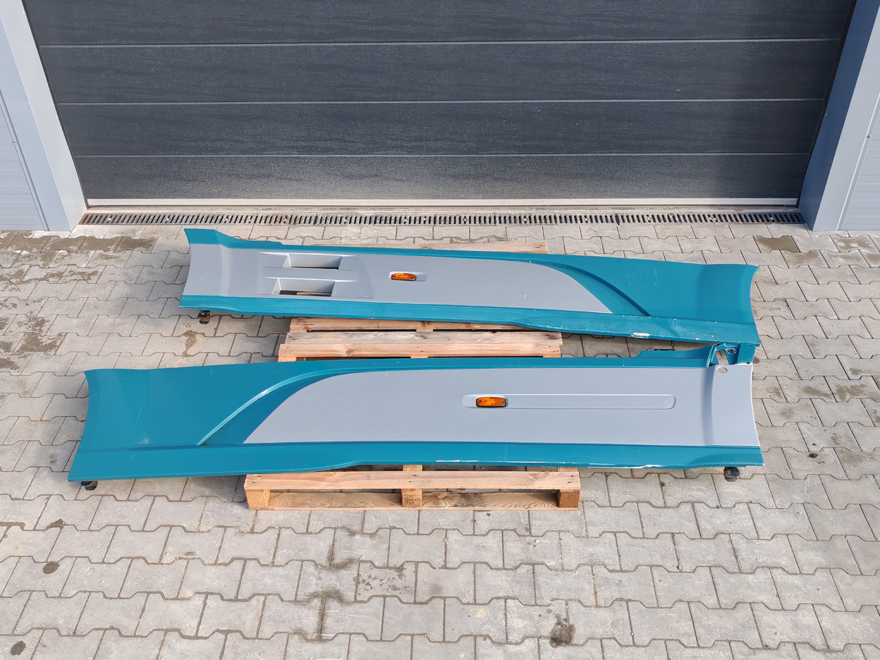 DAF XF106 EURO 6 / SIDE SPOILERS SET - 공기역학/ 스포일러 : 사진 2 DAF XF106 EURO 6 / SIDE SPOILERS SET - 공기역학/ 스포일러 : 사진 2