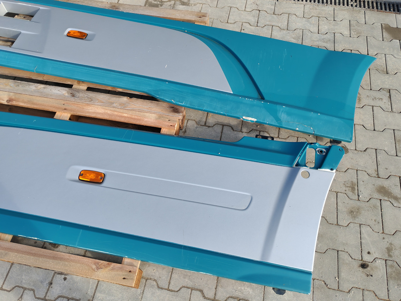 DAF XF106 EURO 6 / SIDE SPOILERS SET - 공기역학/ 스포일러 : 사진 4 DAF XF106 EURO 6 / SIDE SPOILERS SET - 공기역학/ 스포일러 : 사진 4