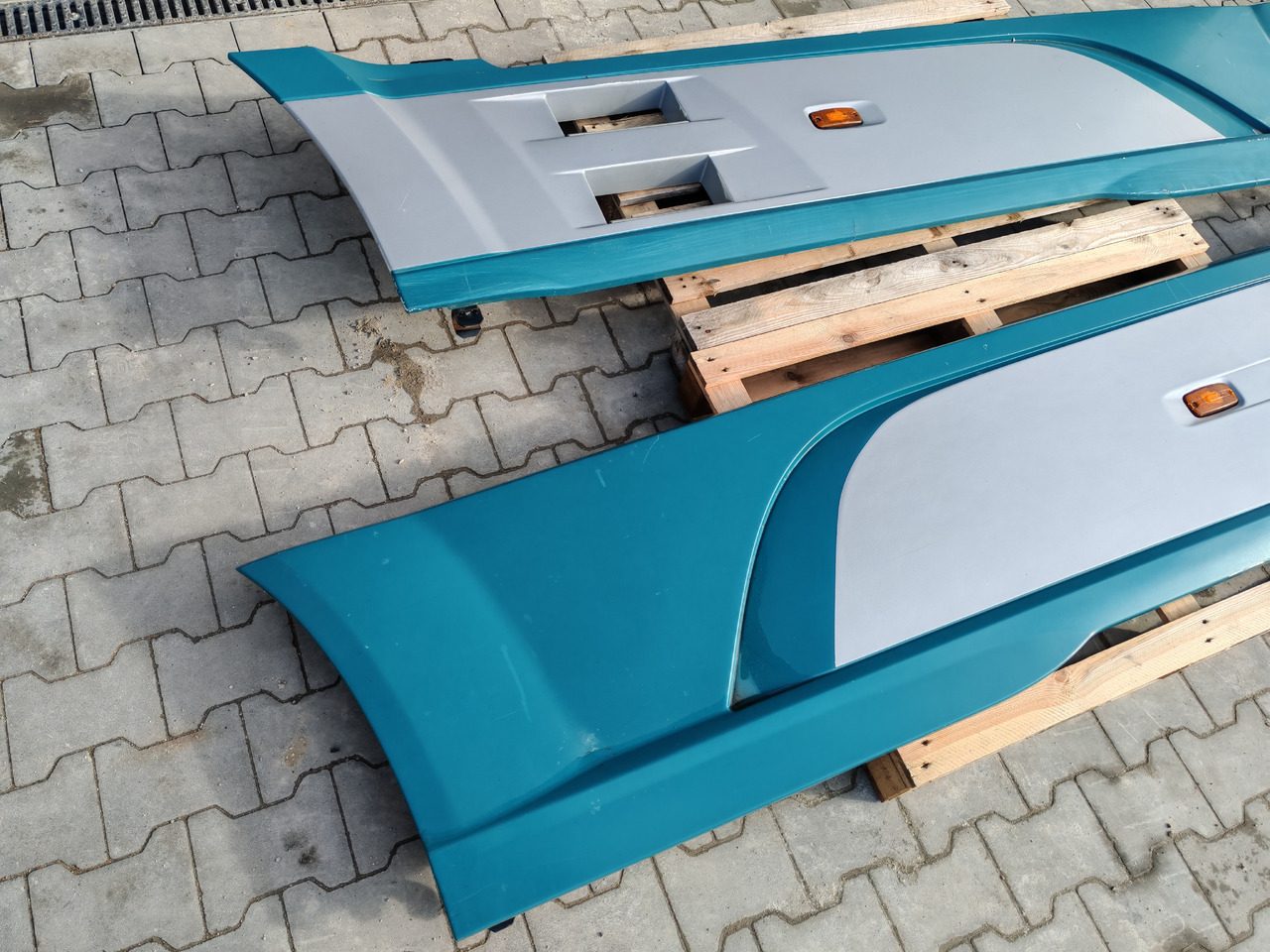 DAF XF106 EURO 6 / SIDE SPOILERS SET - 공기역학/ 스포일러 : 사진 3 DAF XF106 EURO 6 / SIDE SPOILERS SET - 공기역학/ 스포일러 : 사진 3