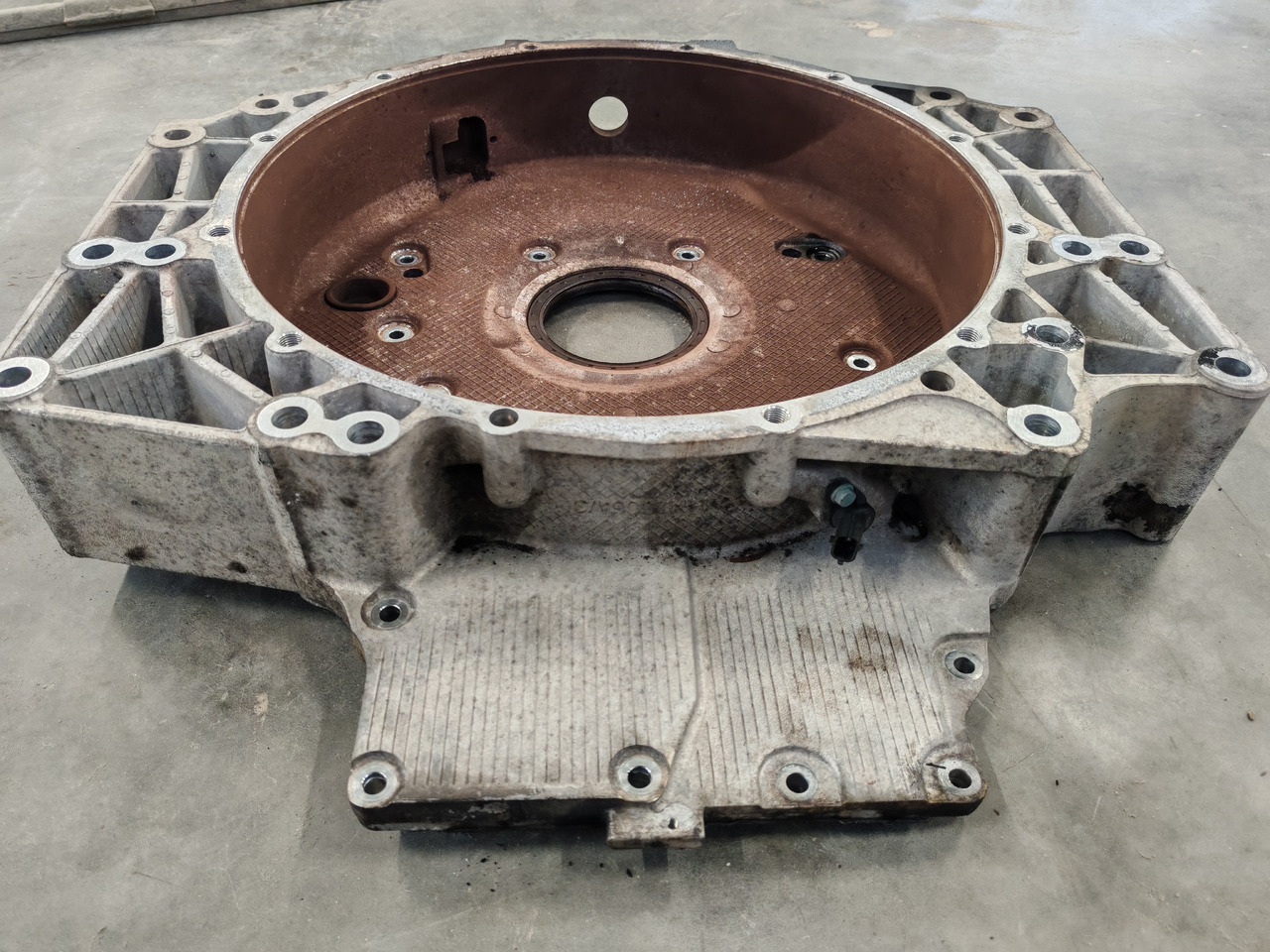 MAN TGS TGX EURO6 / D2676LF / FLYWHEEL HOUSING / 51014013297 - 플라이휠 : 사진 3 MAN TGS TGX EURO6 / D2676LF / FLYWHEEL HOUSING / 51014013297 - 플라이휠 : 사진 3