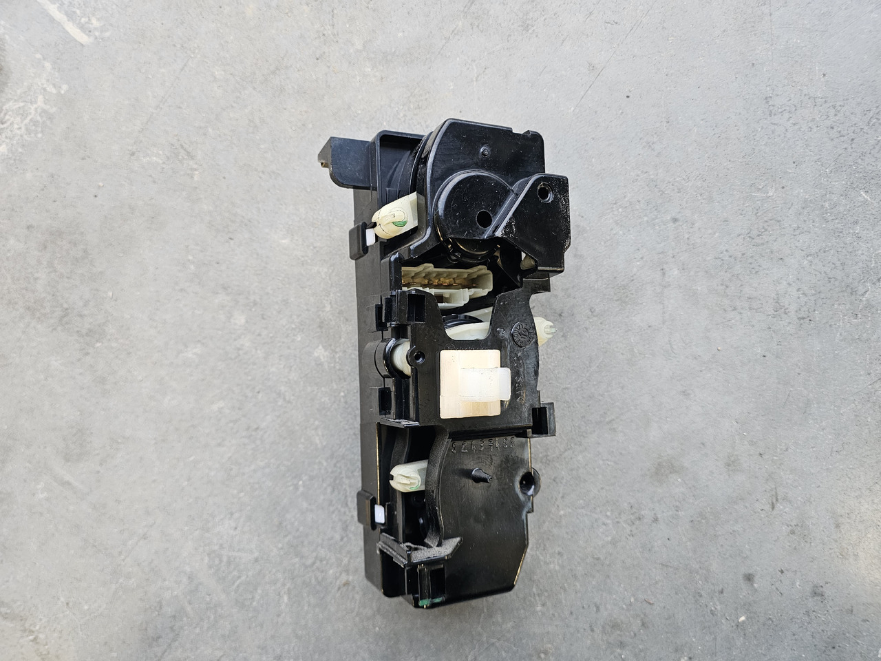 MERCEDES-BENZ ATEGO EURO 6 / HEATER PANEL / A9678200197 - 난방/ 환기 : 사진 3 MERCEDES-BENZ ATEGO EURO 6 / HEATER PANEL / A9678200197 - 난방/ 환기 : 사진 3