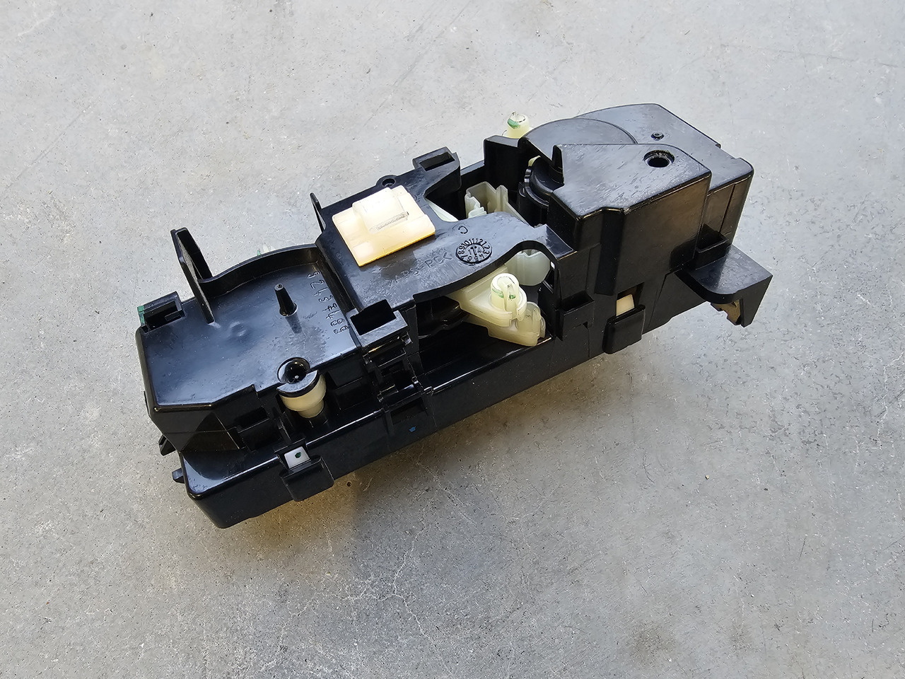 MERCEDES-BENZ ATEGO EURO 6 / HEATER PANEL / A9678200197 - 난방/ 환기 : 사진 4 MERCEDES-BENZ ATEGO EURO 6 / HEATER PANEL / A9678200197 - 난방/ 환기 : 사진 4