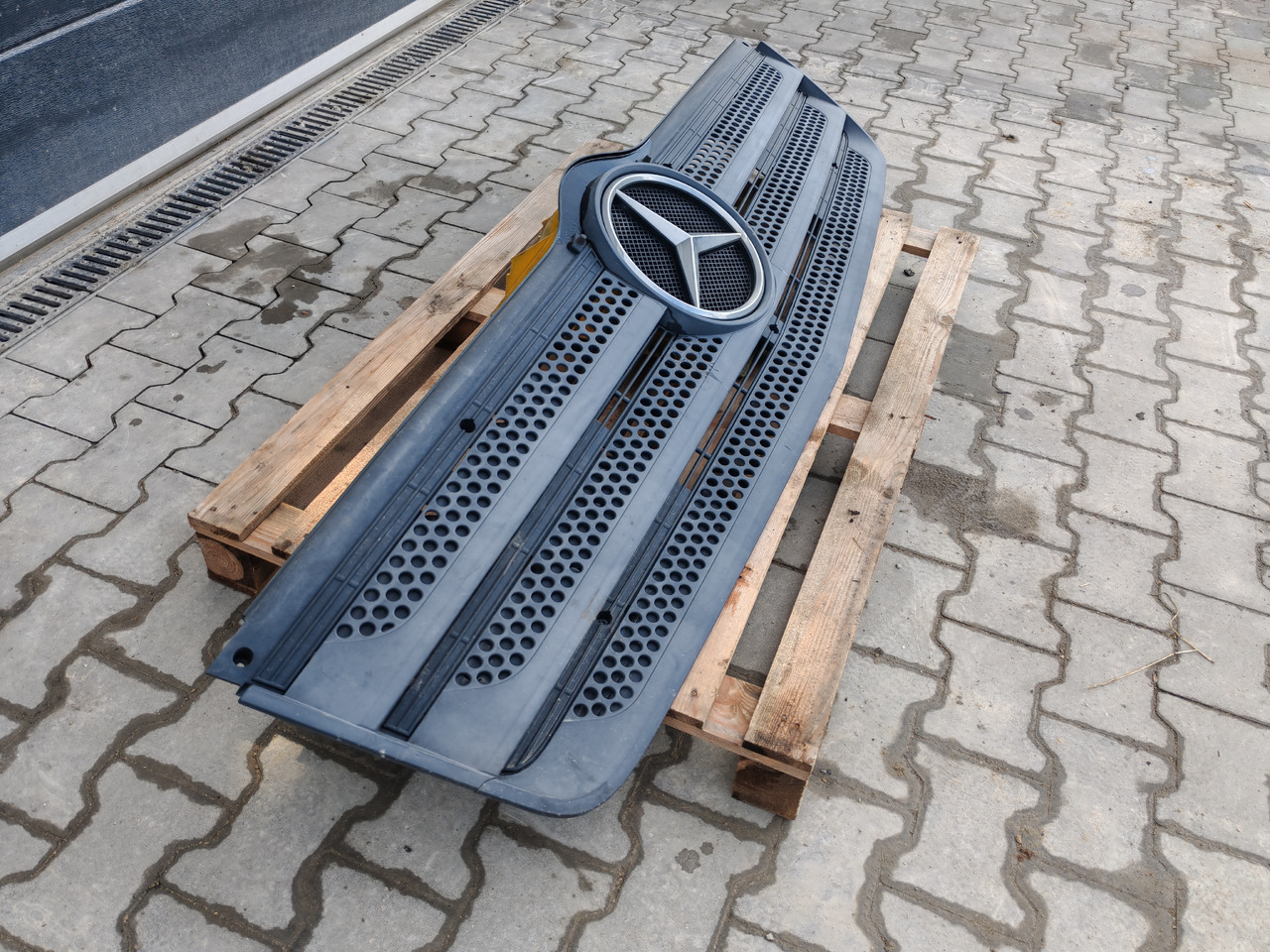 MERCEDES-BENZ ATEGO MP4 EURO 6 / FRONT GRILL - 그릴 : 사진 3 MERCEDES-BENZ ATEGO MP4 EURO 6 / FRONT GRILL - 그릴 : 사진 3