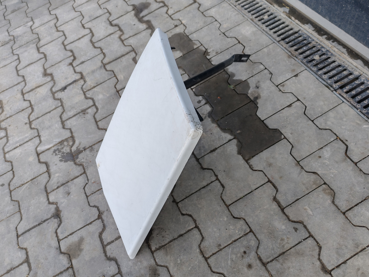 RENAULT RANGE T EURO 6 / HIGH CAB / LEFT SPOILER EXTENDER - 공기역학/ 스포일러 : 사진 3 RENAULT RANGE T EURO 6 / HIGH CAB / LEFT SPOILER EXTENDER - 공기역학/ 스포일러 : 사진 3