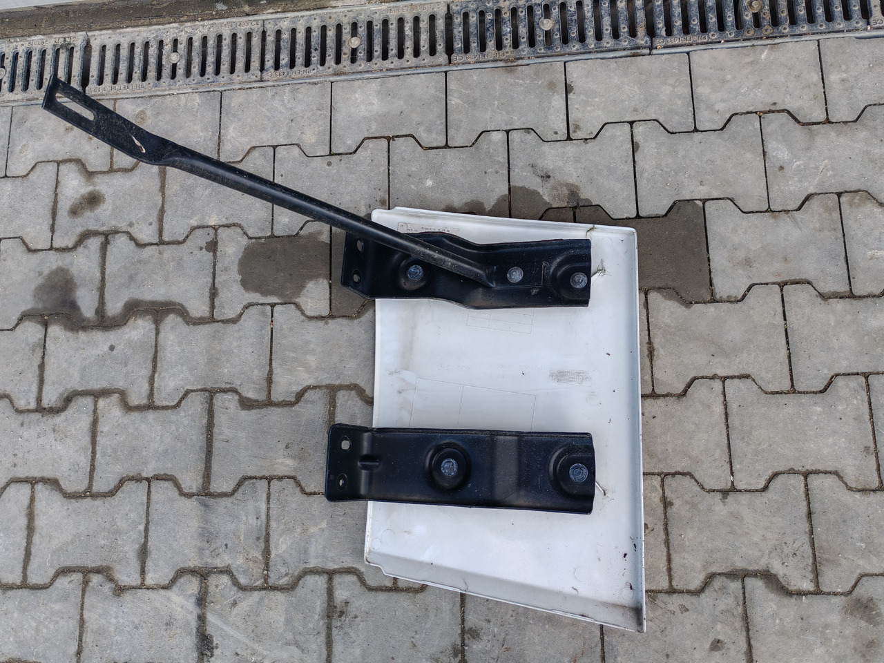 RENAULT RANGE T EURO 6 / HIGH CAB / RIGHT SPOILER EXTENDER - 공기역학/ 스포일러 : 사진 5 RENAULT RANGE T EURO 6 / HIGH CAB / RIGHT SPOILER EXTENDER - 공기역학/ 스포일러 : 사진 5