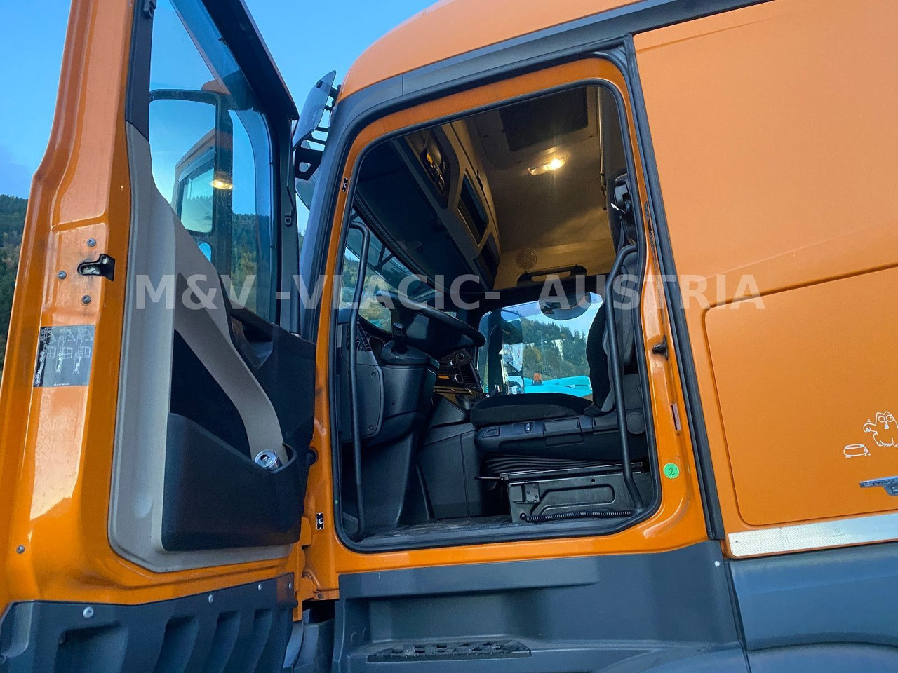 Mercedes-Benz 2542 - 컨테이너 운반 장치/ 스와프 보디 트럭 : 사진 2 Mercedes-Benz 2542 - 컨테이너 운반 장치/ 스와프 보디 트럭 : 사진 2