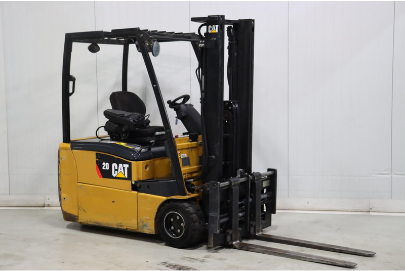 Caterpillar EP20PNT - 전기 지게차 : 사진 1 Caterpillar EP20PNT - 전기 지게차 : 사진 1