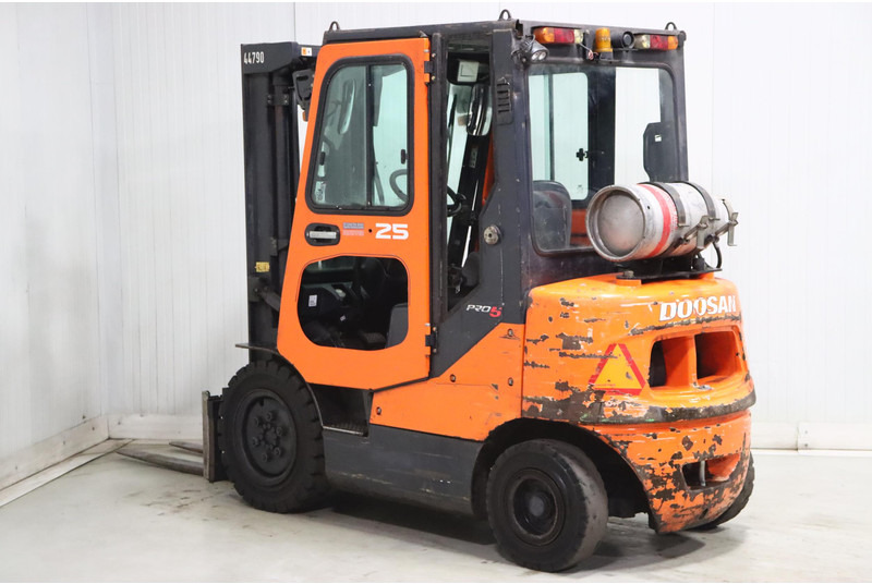 Doosan G25E-5 - LPG 지게차 : 사진 4 Doosan G25E-5 - LPG 지게차 : 사진 4