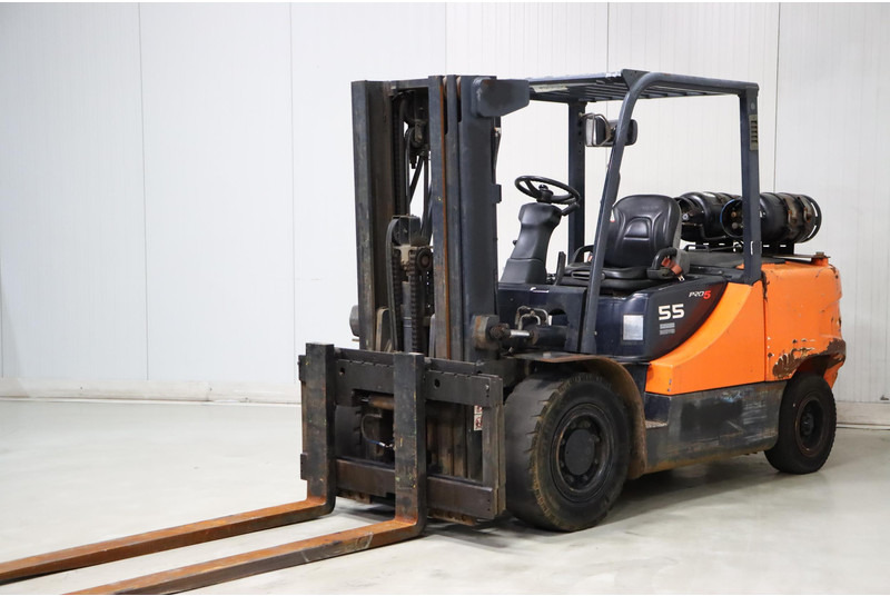 Doosan G55C-5 - LPG 지게차 : 사진 3 Doosan G55C-5 - LPG 지게차 : 사진 3
