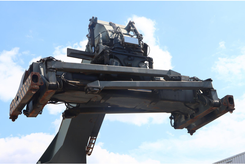 KONECRANES 4527CB5 - 컨테이너 핸들러 : 사진 4 KONECRANES 4527CB5 - 컨테이너 핸들러 : 사진 4