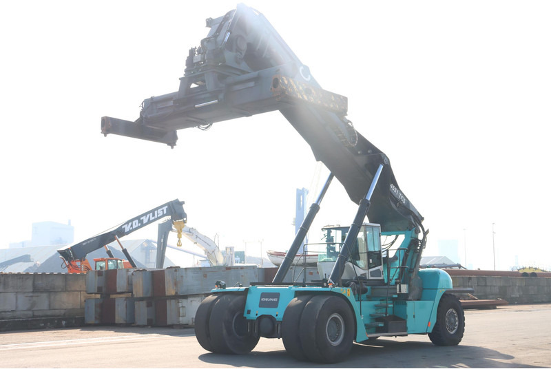 KONECRANES 4531TC5 - 리치 스태커 : 사진 5 KONECRANES 4531TC5 - 리치 스태커 : 사진 5