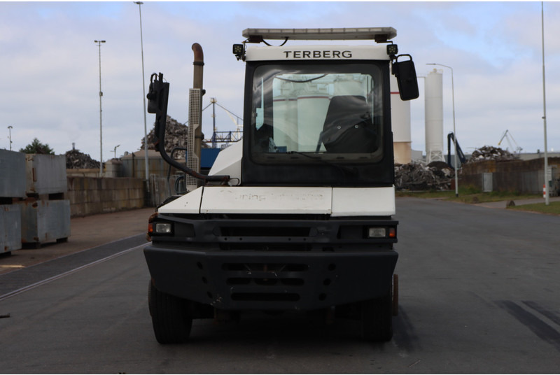 Terberg RT222 - 터미널 트랙터 : 사진 4 Terberg RT222 - 터미널 트랙터 : 사진 4