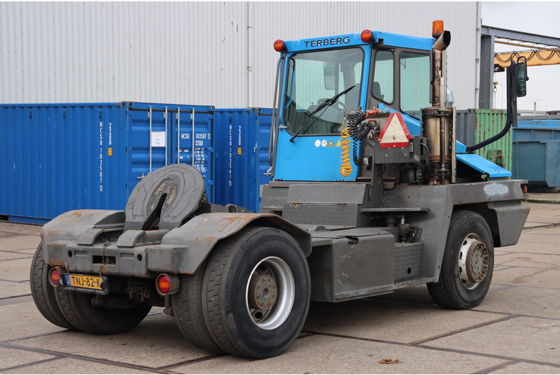 Terberg RT222 - 터미널 트랙터 : 사진 2 Terberg RT222 - 터미널 트랙터 : 사진 2