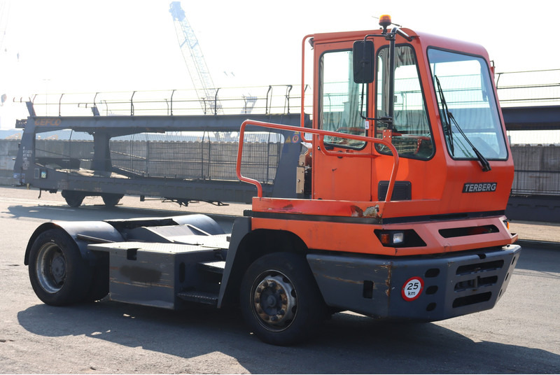Terberg YT182 - 터미널 트랙터 : 사진 1 Terberg YT182 - 터미널 트랙터 : 사진 1