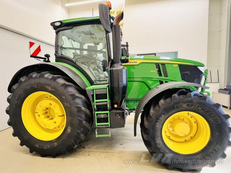 John Deere 6R 250 - 장궤형 트랙터 : 사진 5 John Deere 6R 250 - 장궤형 트랙터 : 사진 5