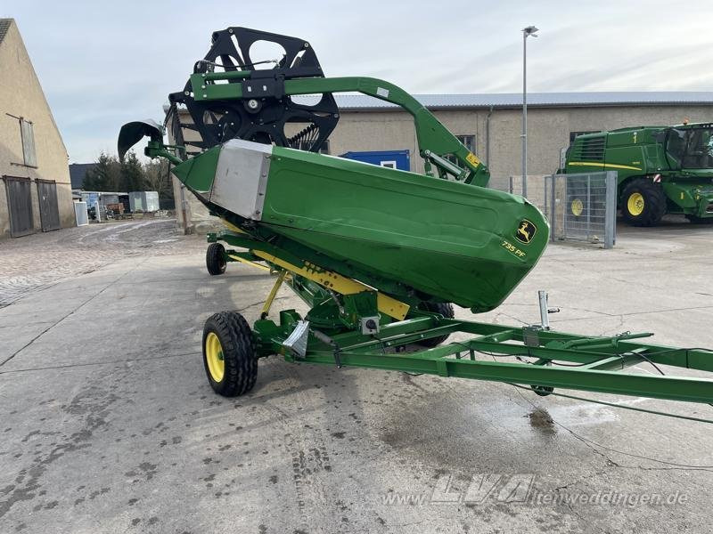 John Deere 735 PremiumFlow - 목초수확기 부착물 : 사진 1 John Deere 735 PremiumFlow - 목초수확기 부착물 : 사진 1