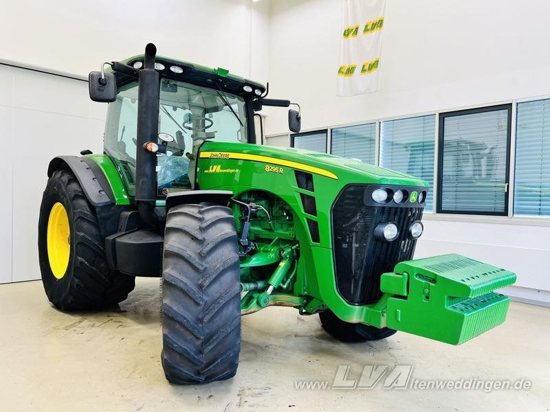 John Deere 8295R - 장궤형 트랙터 : 사진 4 John Deere 8295R - 장궤형 트랙터 : 사진 4