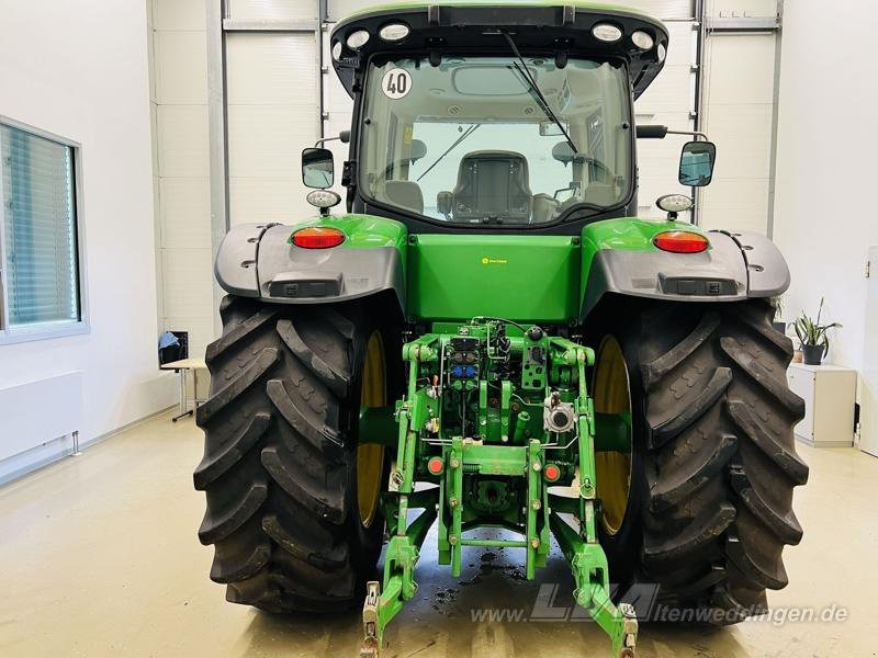 John Deere 8320R - 장궤형 트랙터 : 사진 4 John Deere 8320R - 장궤형 트랙터 : 사진 4
