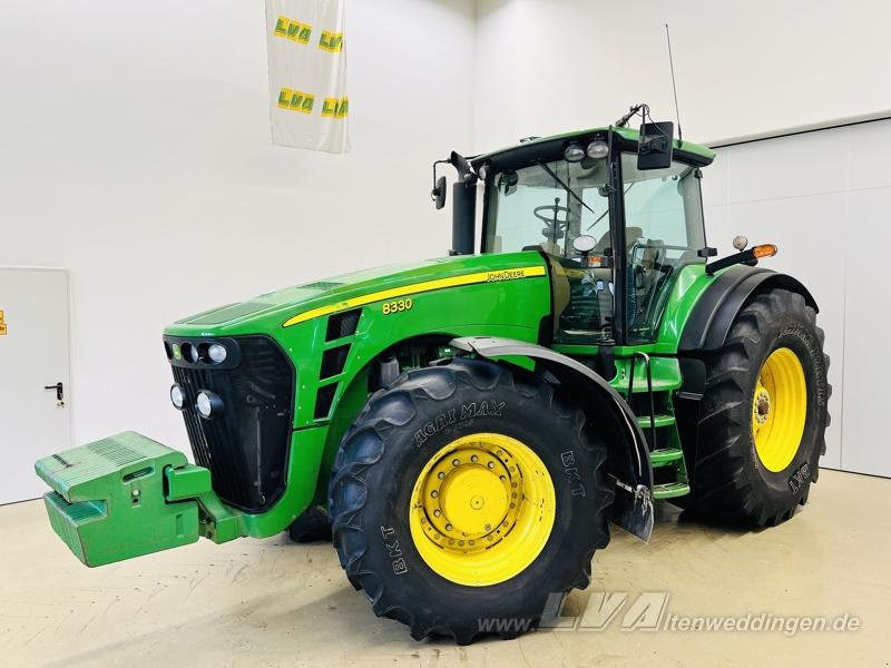 John Deere 8330 PowerShift - 장궤형 트랙터 : 사진 4 John Deere 8330 PowerShift - 장궤형 트랙터 : 사진 4