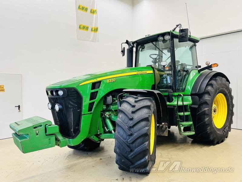 John Deere 8330 PowerShift - 장궤형 트랙터 : 사진 1 John Deere 8330 PowerShift - 장궤형 트랙터 : 사진 1