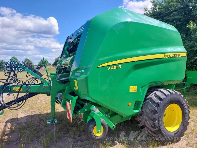 John Deere V451R - 원형 베일러 : 사진 1 John Deere V451R - 원형 베일러 : 사진 1