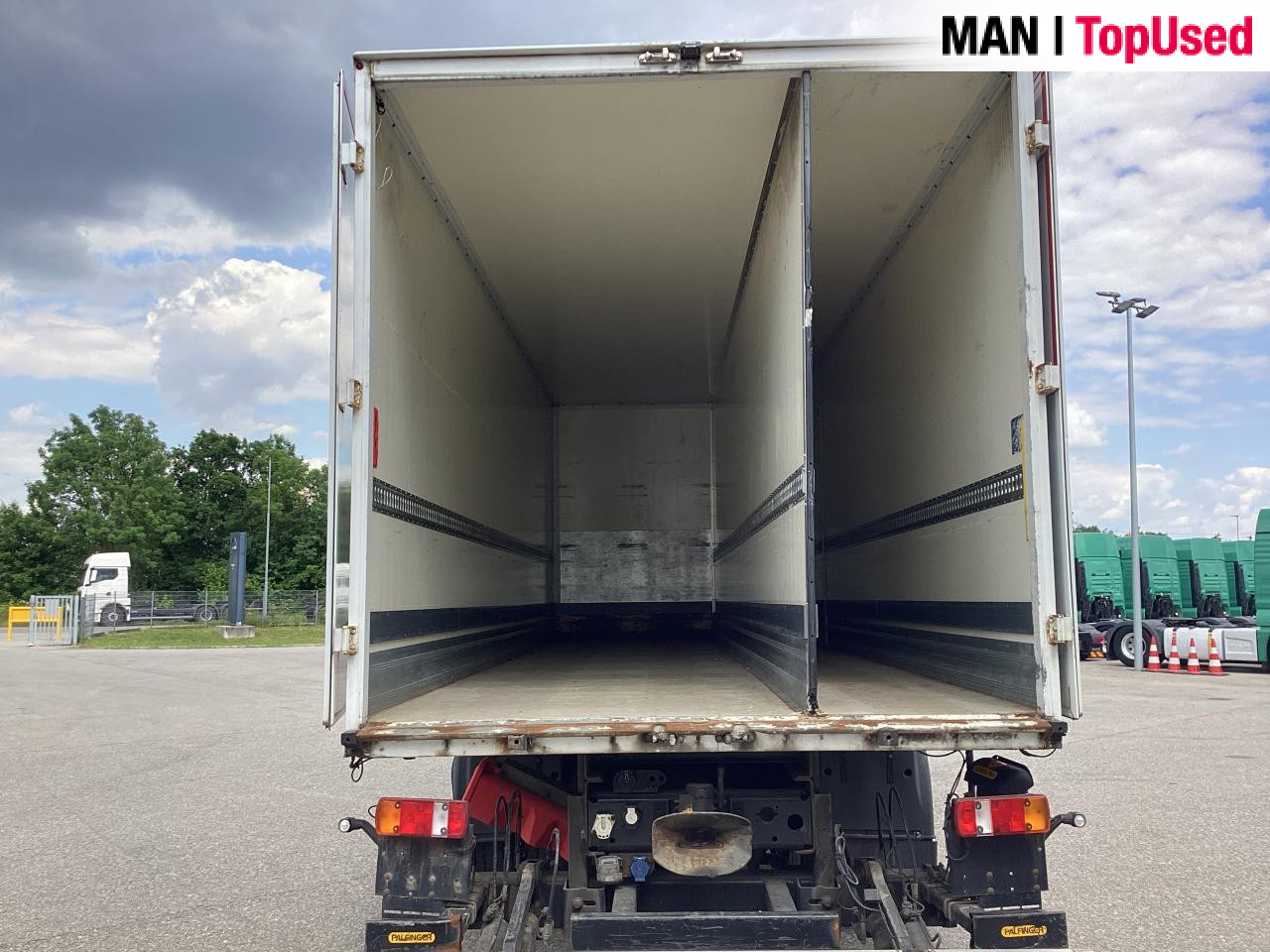 MAN TGM 15.320 4X2 BL - 박스 트럭 : 사진 3 MAN TGM 15.320 4X2 BL - 박스 트럭 : 사진 3