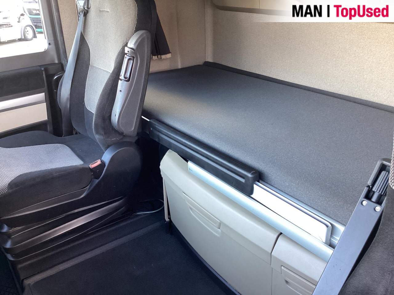 MAN TGX 18.500 4X2 BLS - 트랙터 유닛 : 사진 4 MAN TGX 18.500 4X2 BLS - 트랙터 유닛 : 사진 4