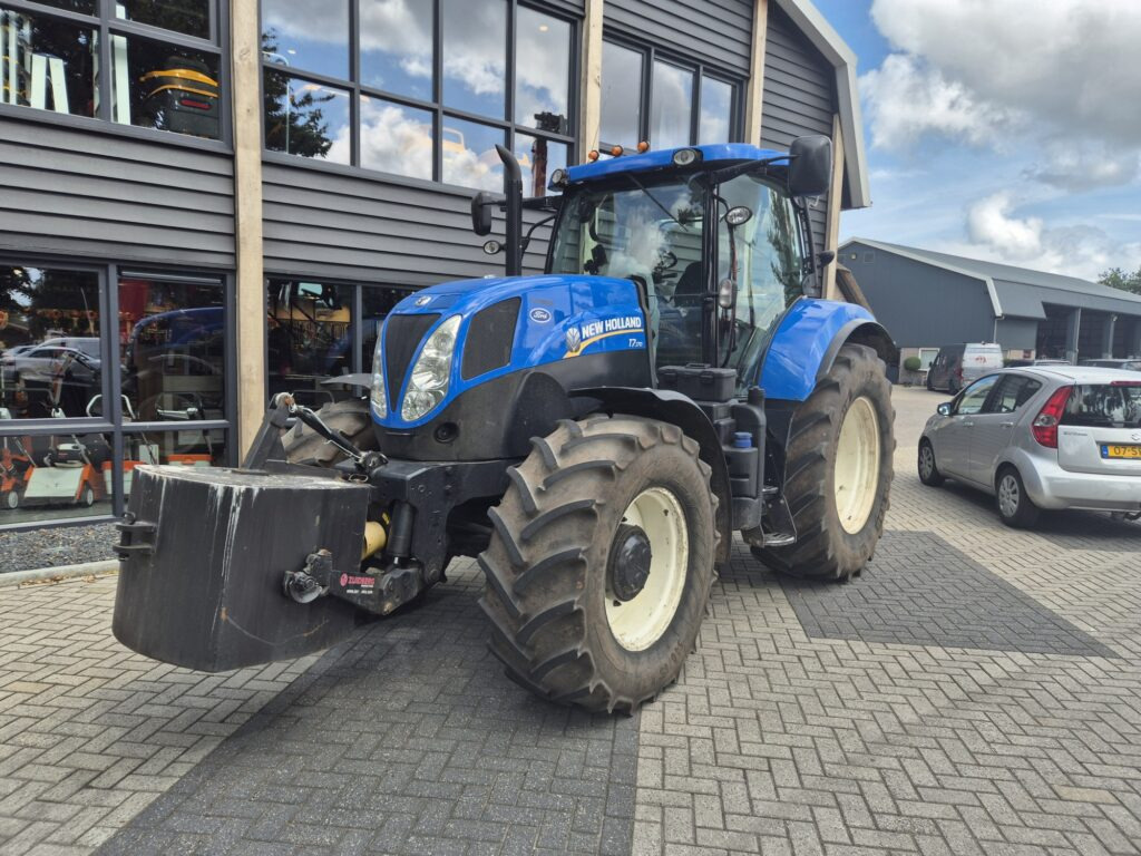 NEW HOLLAND T 7.170 - 장궤형 트랙터 : 사진 2 NEW HOLLAND T 7.170 - 장궤형 트랙터 : 사진 2