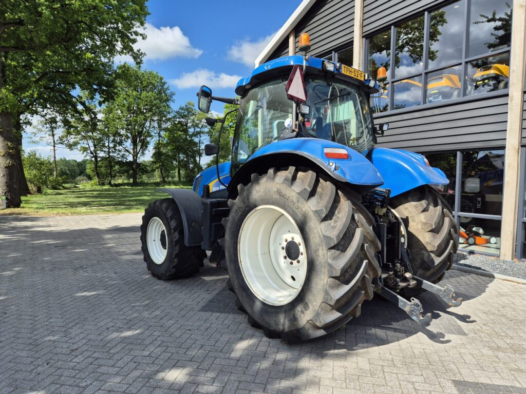 NEW HOLLAND T6080 - 장궤형 트랙터 : 사진 3 NEW HOLLAND T6080 - 장궤형 트랙터 : 사진 3