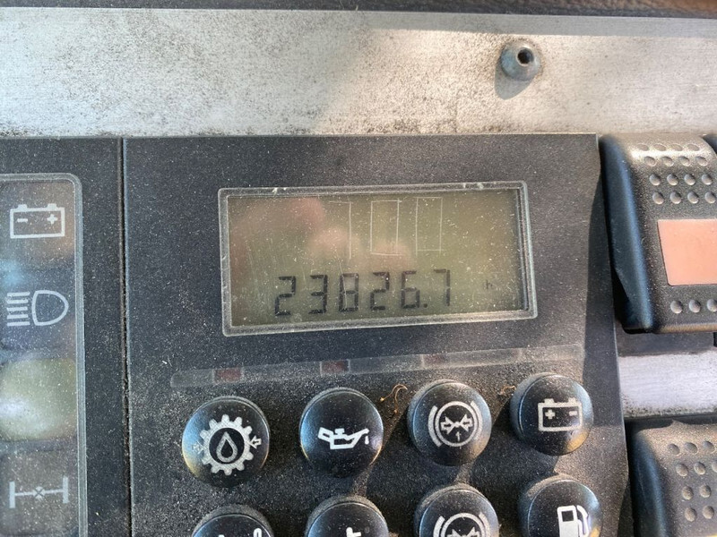 Terberg YT 182 TERMINAL TRUCK | AIRCO | 23826 HOURS | - 터미널 트랙터 : 사진 3 Terberg YT 182 TERMINAL TRUCK | AIRCO | 23826 HOURS | - 터미널 트랙터 : 사진 3